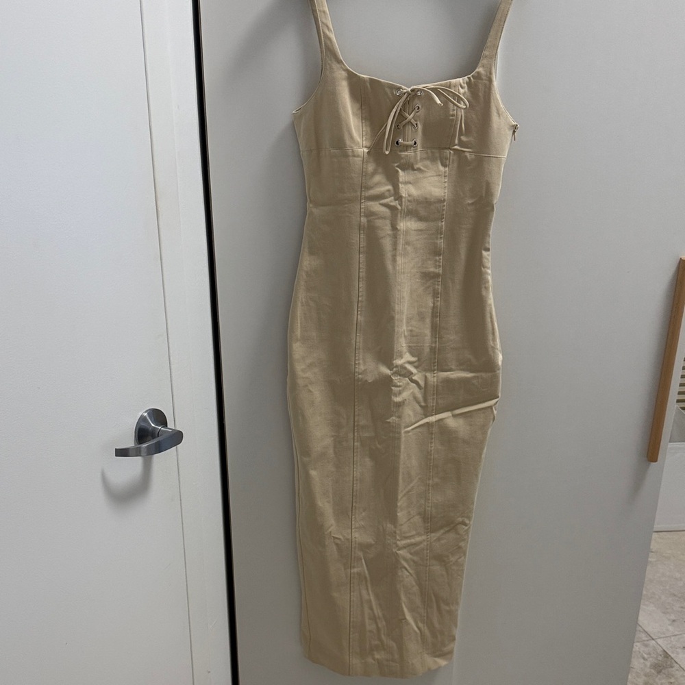 Zara Cream Dress with Elegant Design